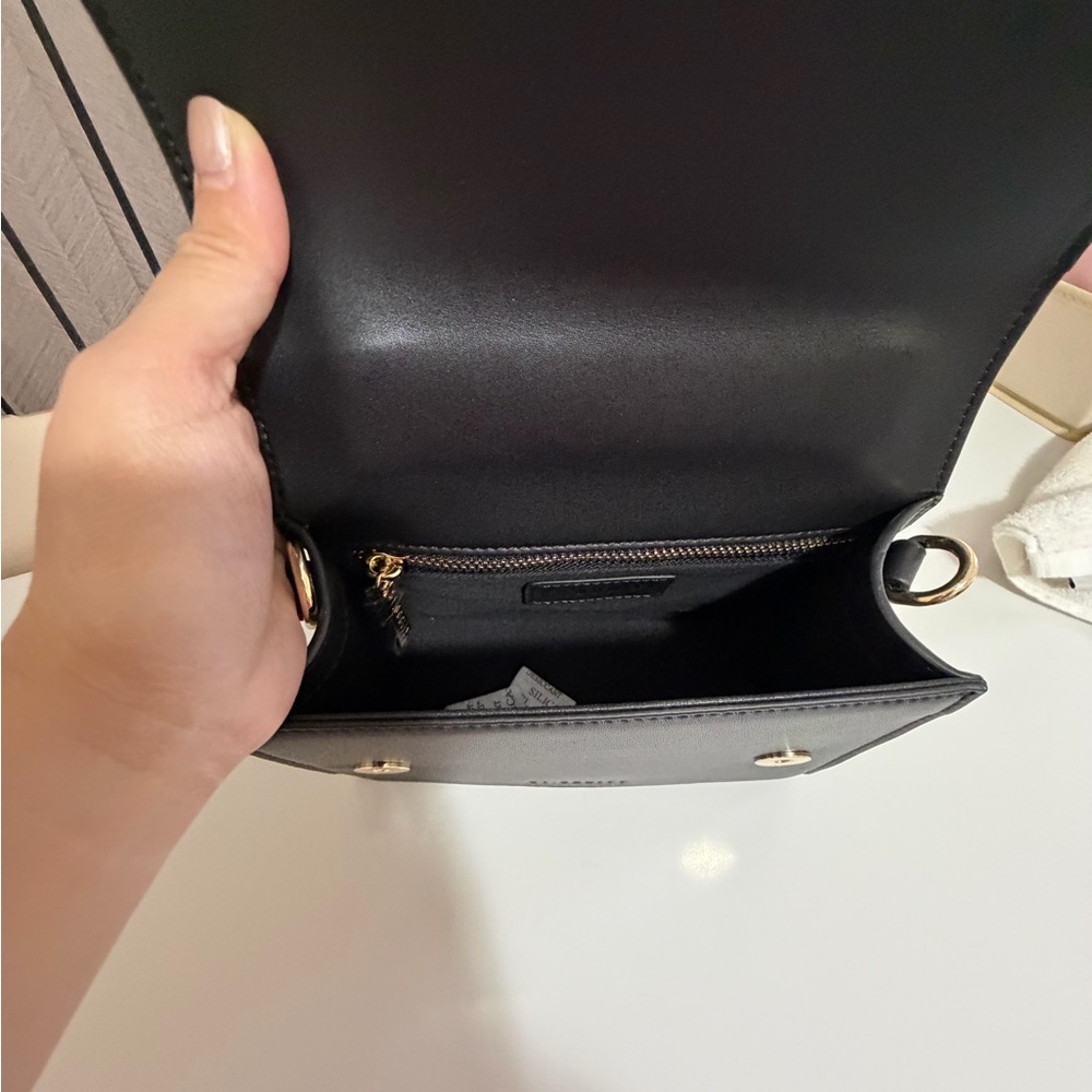 Black Handbag with Gold Accents - Picture 6 of 7
